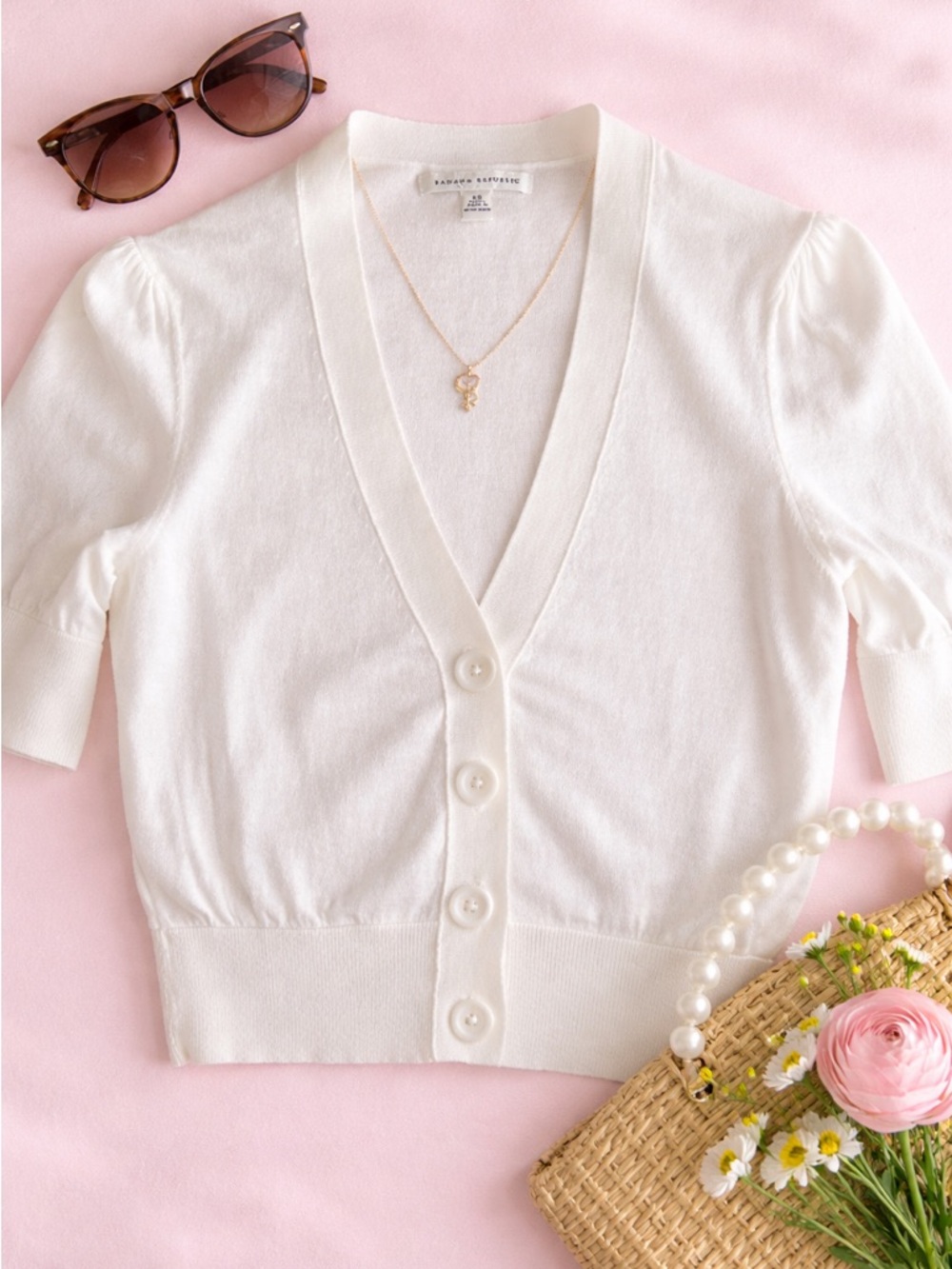 Banana Republic White Short Sleeve V‑Neck 4 Button Cardigan SZ XS EUC - Picture 4 of 8